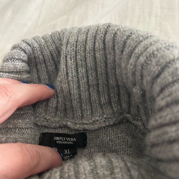 Simply Vera VERAWANG XL Sweater 🩶🤍 - Picture 3 of 3